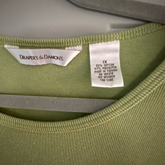 Women blouse and blazer - Picture 3 of 7